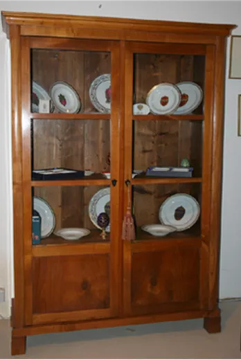 Vitrine Kirschbaum Süddtsch um 1830/35