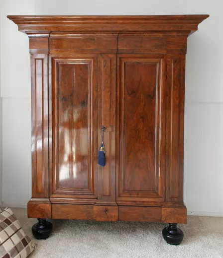 Barockschrank Nussbaum um 1760