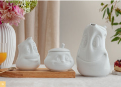 Kaffeekanne, Kännchen oder Zuckerdose mit Gesicht