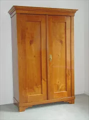 Kirschbaumschrank um 1820/25